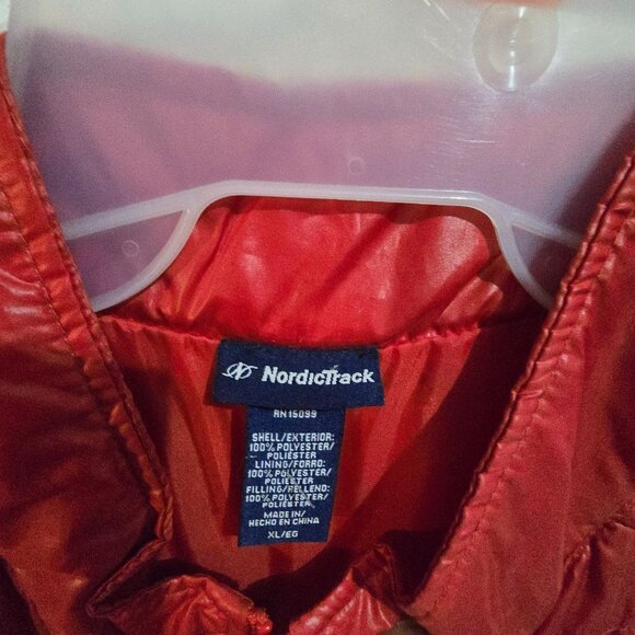 NordicTrack Red Puffer Vest XL Polyester Quilted Shell Lightweight Insulated Wom - Picture 3 of 12